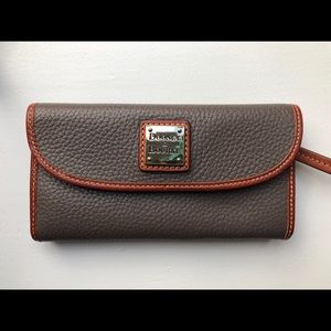 EUC Dooney & Bourke Wallet